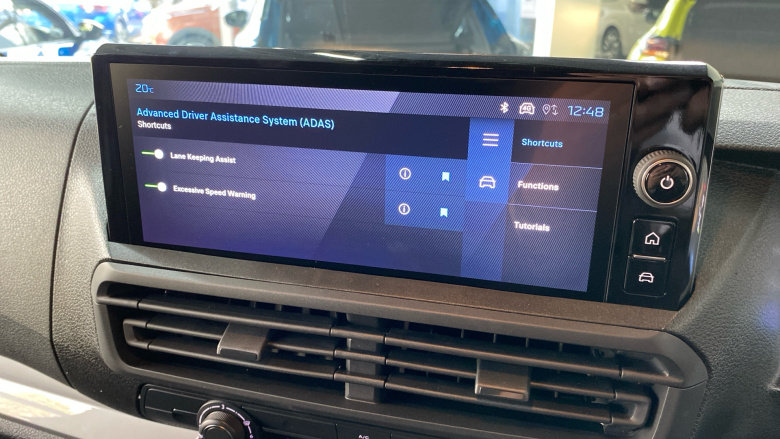 Peugeot Expert E-Standard 1000 100kW 75kWh Professional Premium + Van Auto